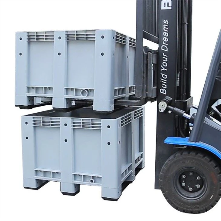 Plastic pallet bin