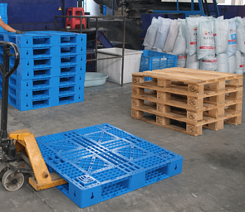 Plastic Pallets Vs Wood Pallets: What Every Buyer Should Know Before Choosing
