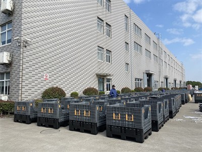 What Are The 7 Key Benefits Of Using Plastic Bulk Containers?